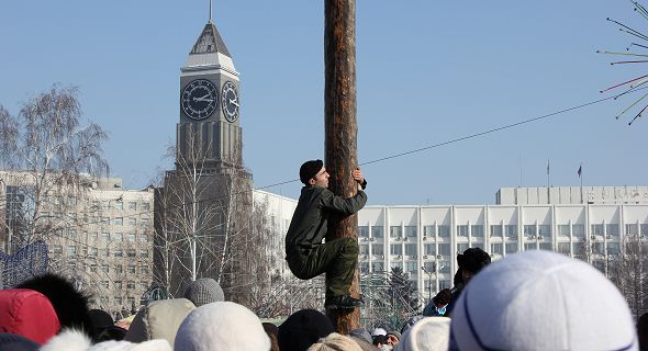 Масленичные гулянья на Театральной площади, Красноярск, 2012