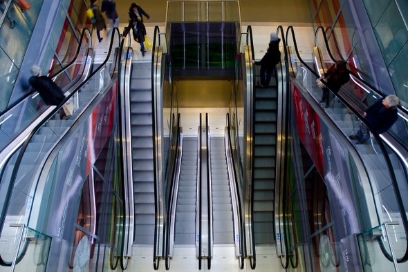 escalator-pixabay.jpg